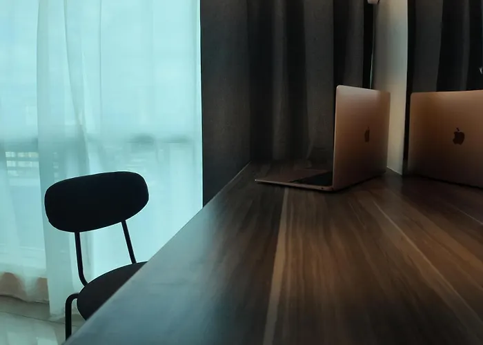 Sky Makati Modern Penthouse Near Greenbelt *