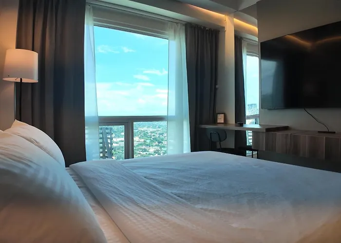 Sky Makati Modern Penthouse Near Greenbelt